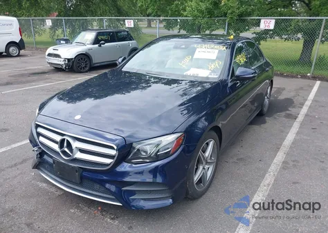 2017 Mercedes-Benz E 300 4Matic z USA, uszkodzony, nr VIN WDDZF4KB7HA052376